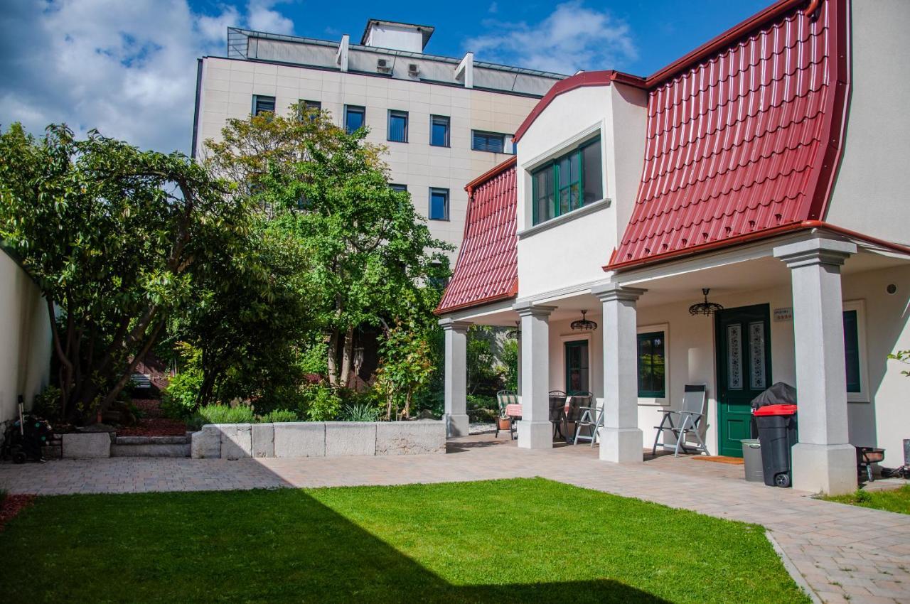 Entire House In The Center Of Ljubljana - Free Parking - Dragon Garden Pavilion ليوبليانا المظهر الخارجي الصورة
